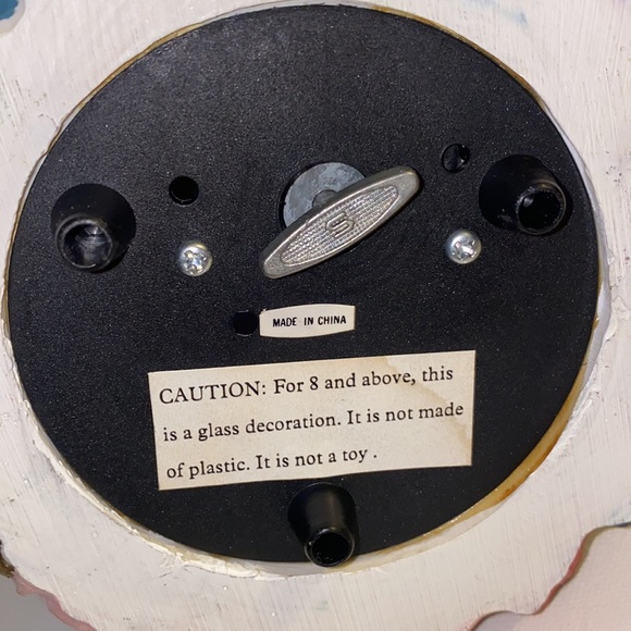 collectible christmas snow globe - Picture 4 of 4